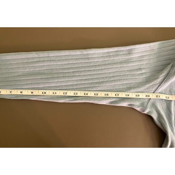 American Eagle mock neck pointelle pattern long sleeve cropped top - Picture 8 of 8